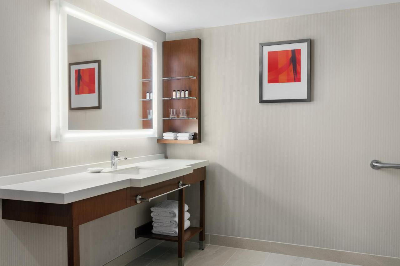 Delta Hotels By Marriott Indianapolis Airport מראה חיצוני תמונה